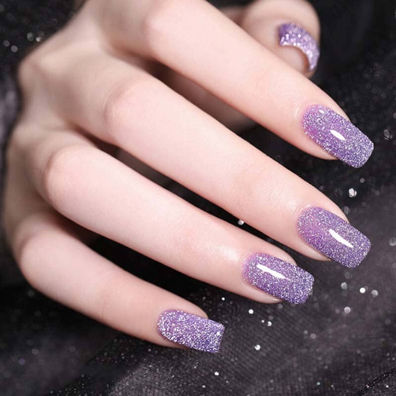 Vernis à ongles à paillettes et à diamants