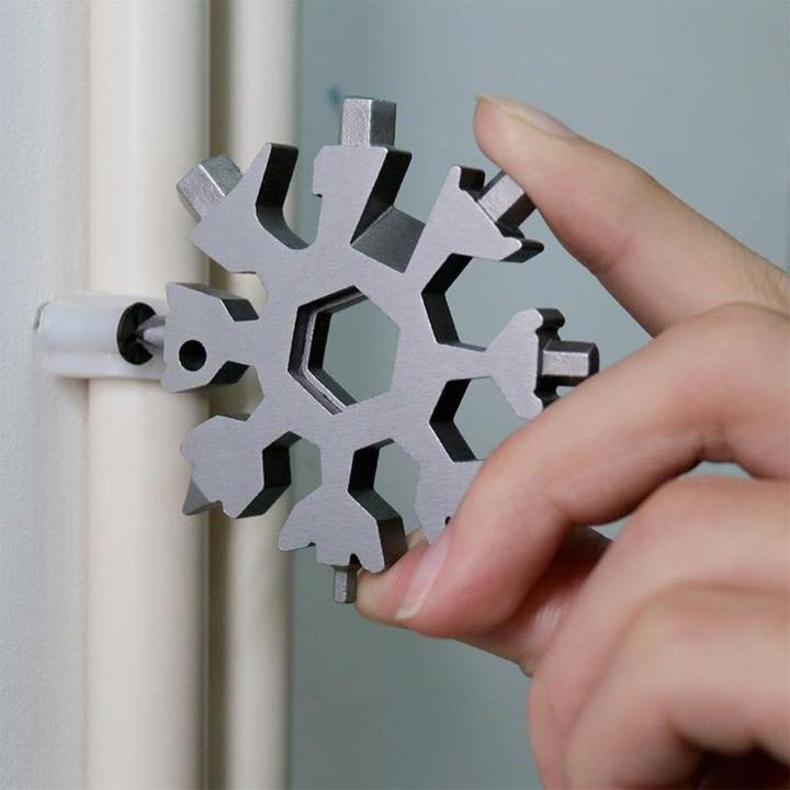 🎁Vente de Noël🎁Outil multifonction flocons de neige en acier inoxydable 18 en 1