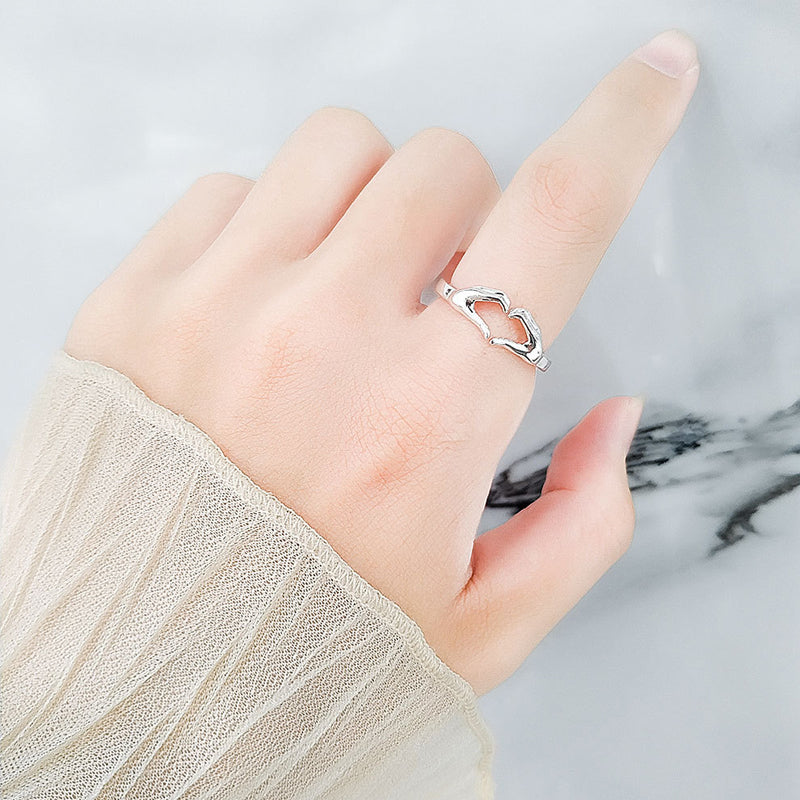 Bague de Couple de Mains Étreintes Aimantes