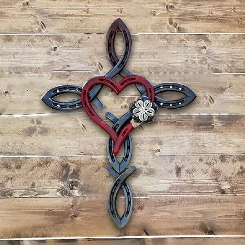 Croix en fer Ă cheval naturel avec coeur