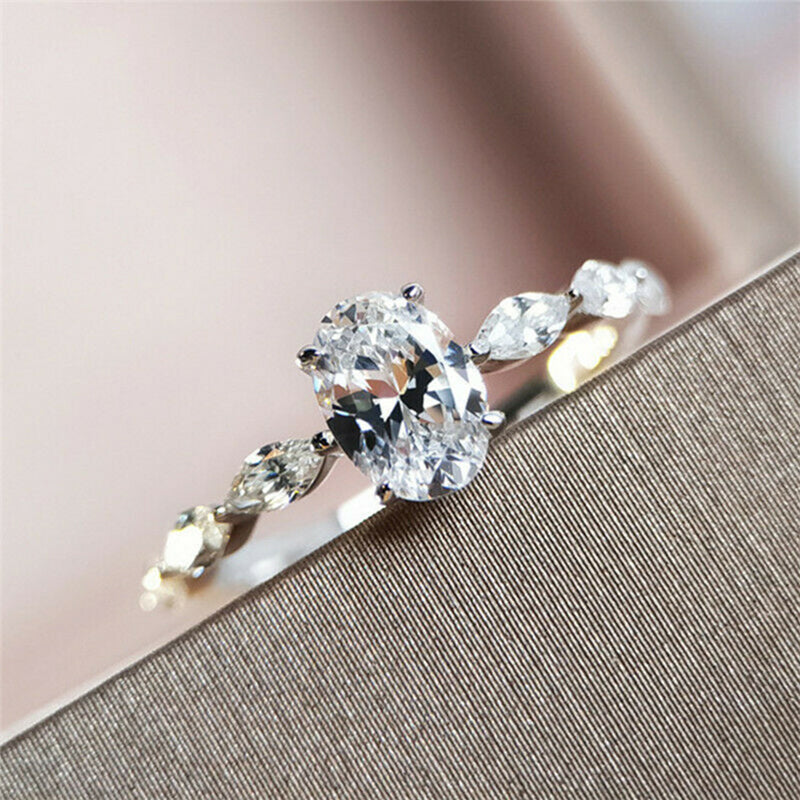Bague de mariage élégante en zircon