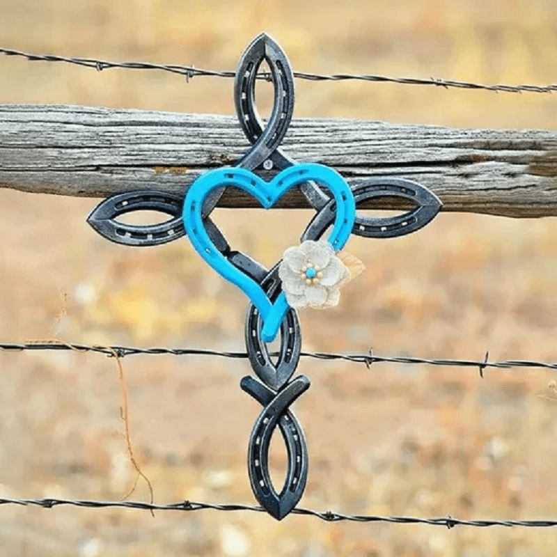 Croix en fer Ă cheval naturel avec coeur