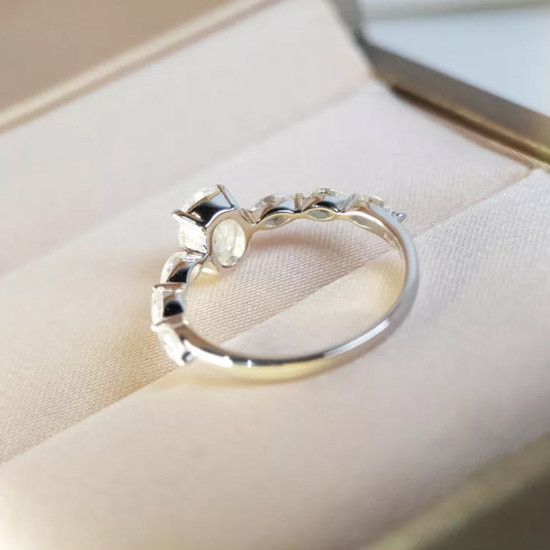 Bague de mariage élégante en zircon