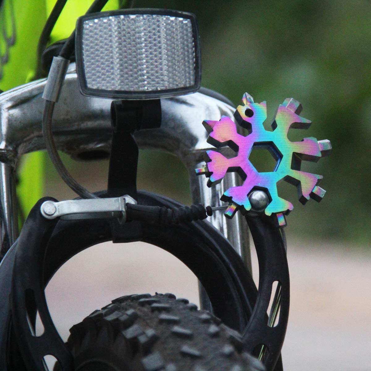 🎁Vente de Noël🎁Outil multifonction flocons de neige en acier inoxydable 18 en 1