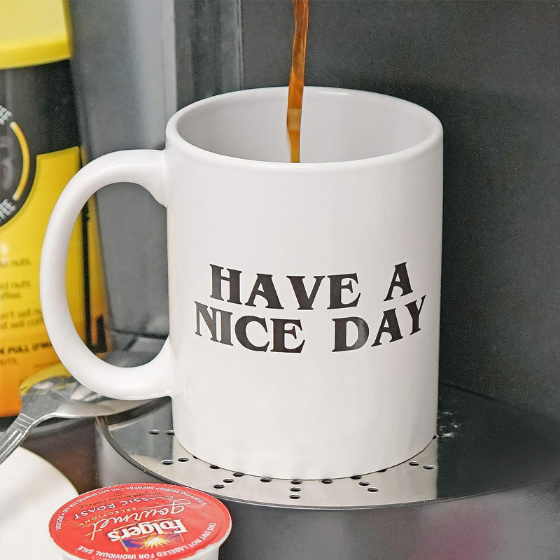Tasse drôle avec le doigt du milieu