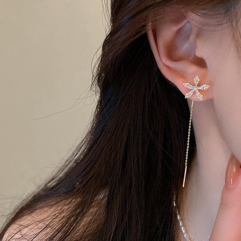 Boucles d'Oreilles Fleur à Franges Brillantes