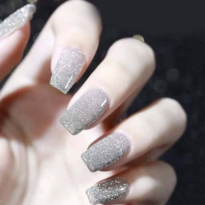 Vernis à ongles à paillettes et à diamants