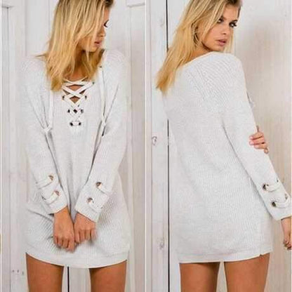 Robe en tricot avec col en V et laçage