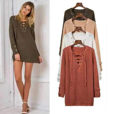 Robe en tricot avec col en V et laçage