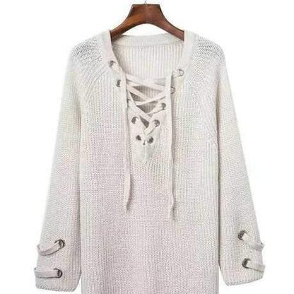 Robe en tricot avec col en V et laçage