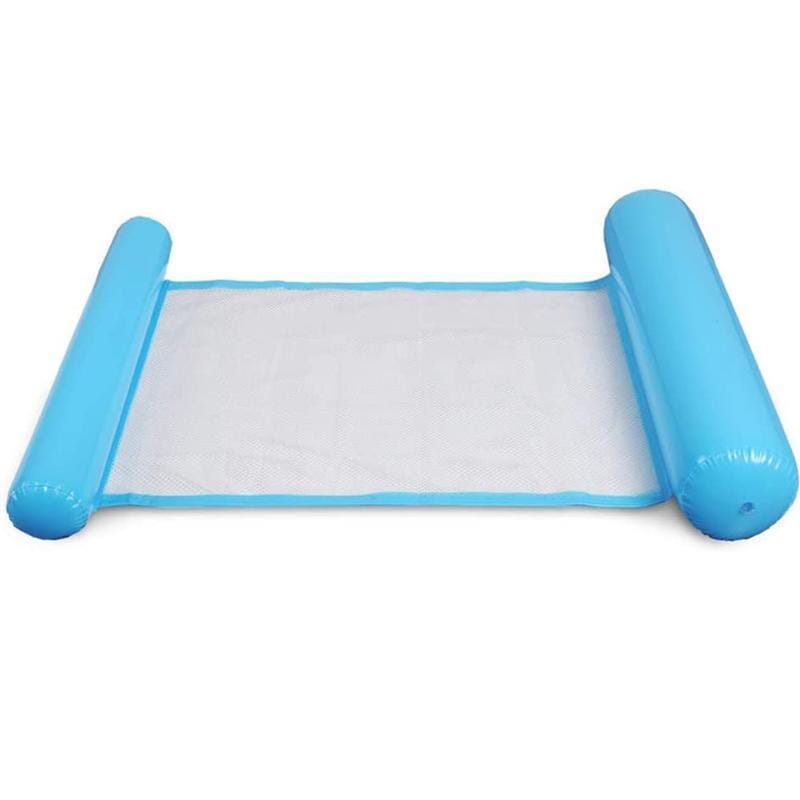 Lit gonflable de la piscine