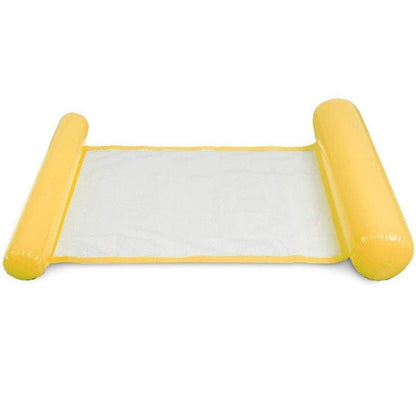 Lit gonflable de la piscine