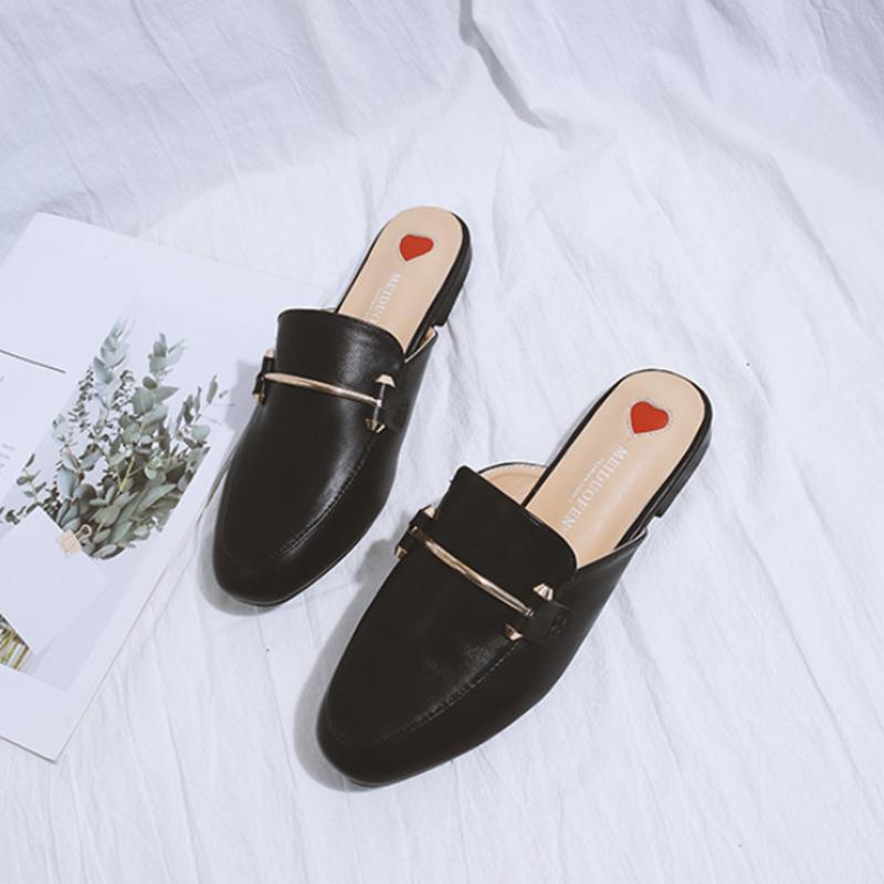 Pantoufles En Cuir Avec Boucle En Métal