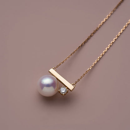 Collier avec pendentif en perle