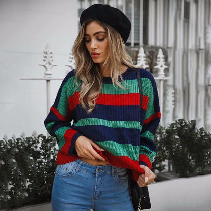 Pull à col rond avec des rayures colorées