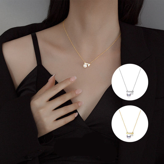 Collier avec pendentif en perle