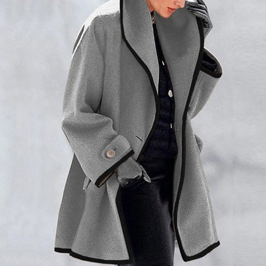Manteau en laine à capuche avec blocs de couleurs