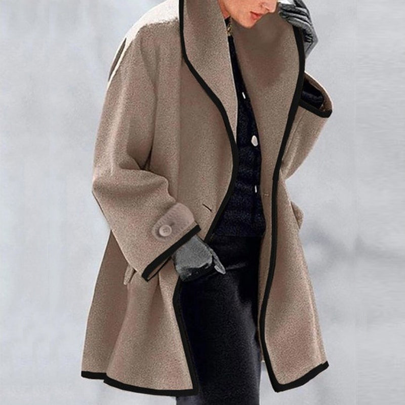 Manteau en laine à capuche avec blocs de couleurs